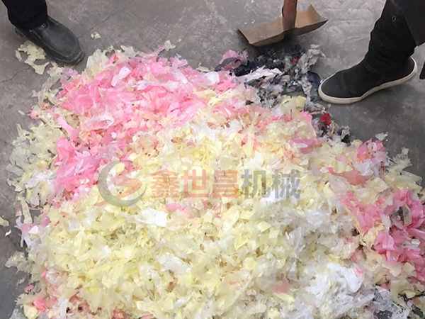 撕碎机破碎塑料膜成品