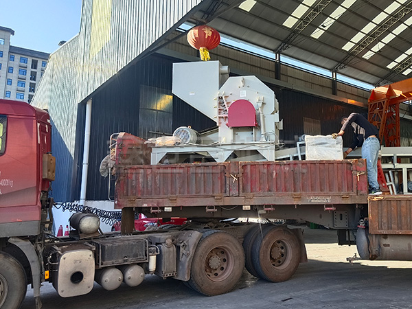 800型易拉罐破碎机发往山东