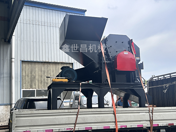 800型破碎机发往河南濮阳