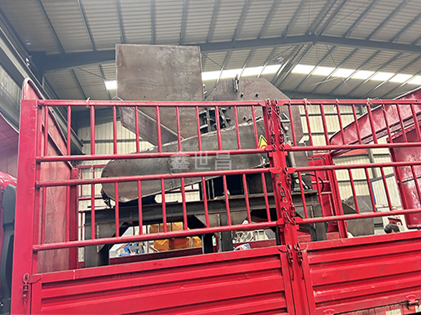 800型破碎机发往重庆